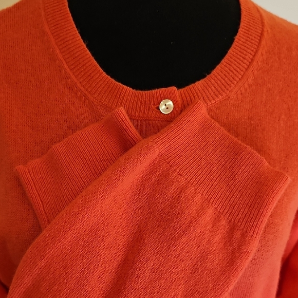 Vineyard Vines Sullivans Cardigan Solid in Fruit Punch - Size M - Picture 7 of 10